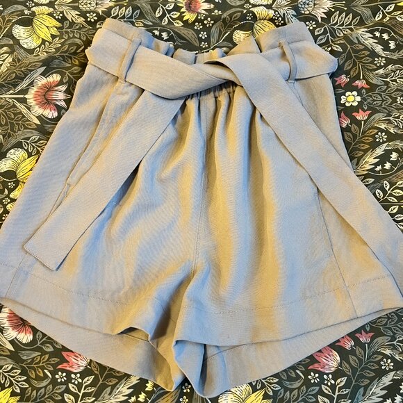 High waisted shorts - Picture 1 of 4